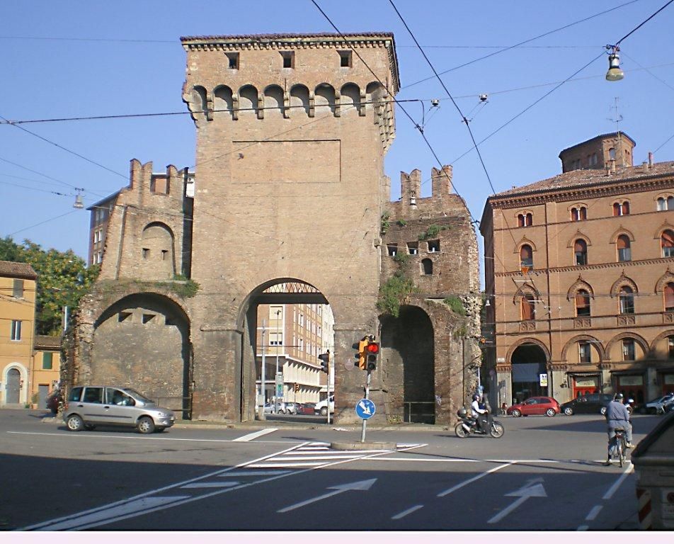 Visitare Bologna: tour in auto per la città