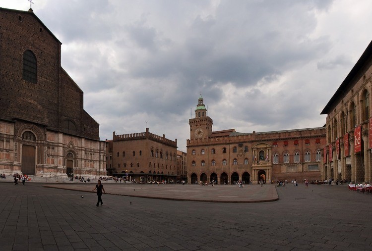 piazza maggiore bologna