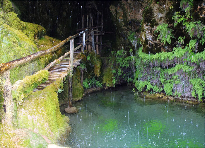 Grotta e cascata di Labante a Castel d’Aiano 