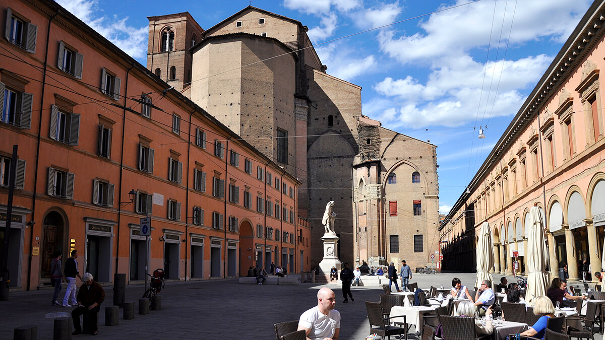 piazza galvani 2