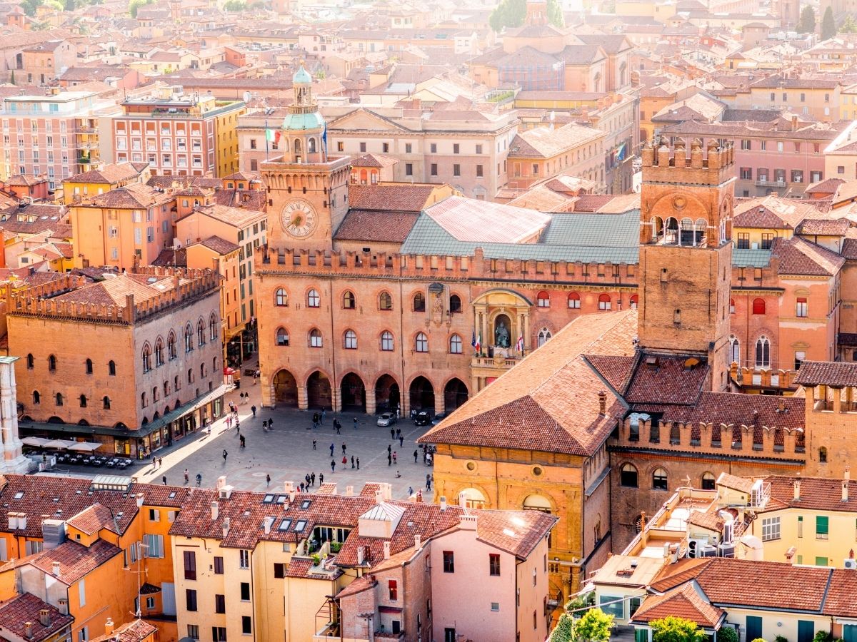 dove vivere a bologna ogni quartiere ha le sue particolarita