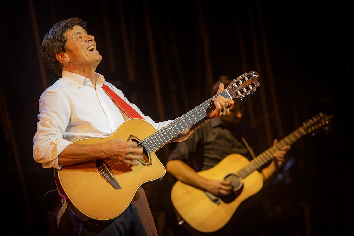 La grande musica al Teatro Duse: arrivano Gianni Morandi e Vinicio Capossela