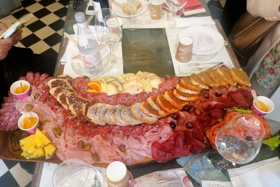 La Prosciutteria Bologna: menu e prezzi La Prosciutteria apre un secondo locale in via Oberdan