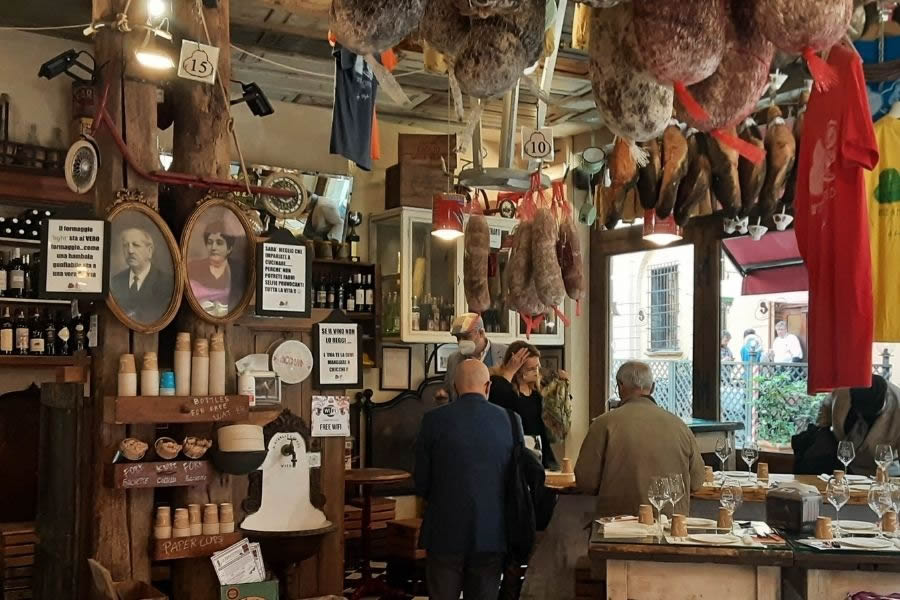 La Prosciutteria via Oberdan Bologna: menu e prezzi La Prosciutteria apre un secondo locale in via Oberdan, il terzo in città 3