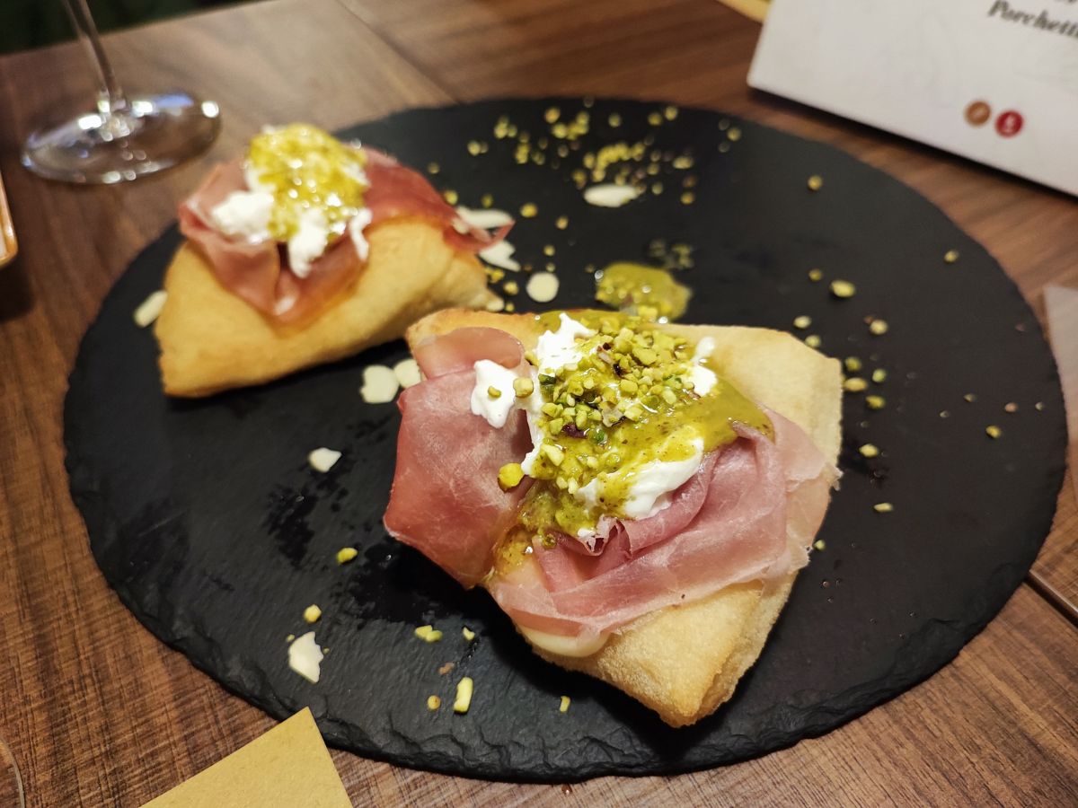 Il caffè sulla pizza? La novità del Portico di San Donato