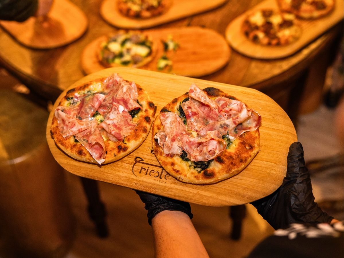 Trieste Pizza porta a Bologna la sua tonda al padellino