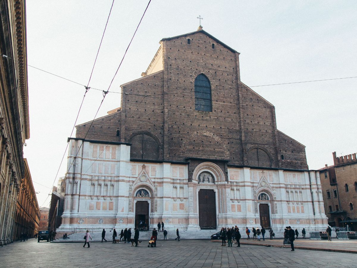 Trasferirsi a Bologna: lavoro, qualità della vita e opportunità